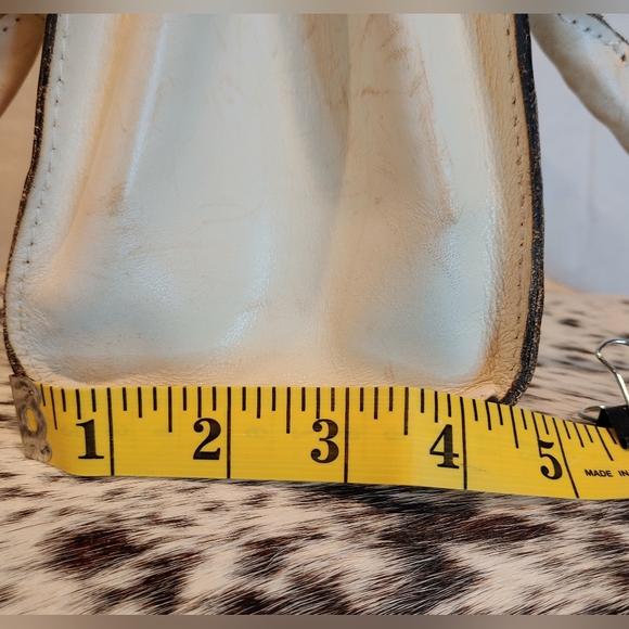 Patricia Nash Sanabria White Waxed Tooled Cream & Tan Satchel NWOT - Picture 14 of 16